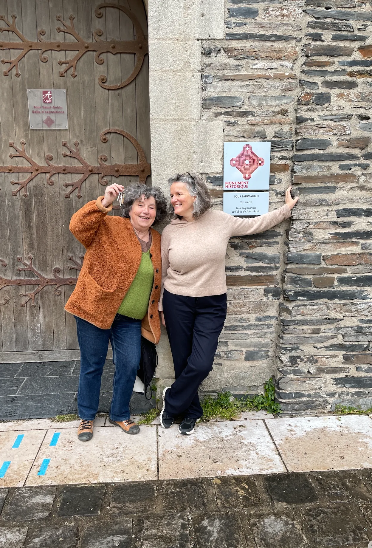 Fleurs de femmes — Tour Saint-Aubin 2
